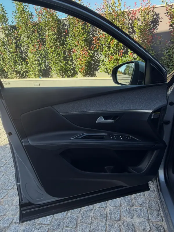 Peugeot 3008 1.5 BlueHDi Allure Pack EAT8 11