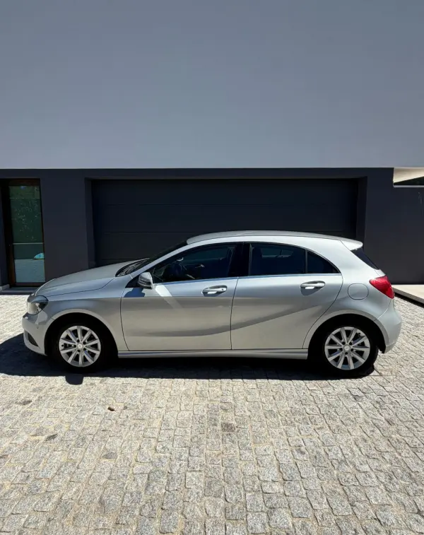 Mercedes-Benz A 180 d 7G-DCT Urban 3