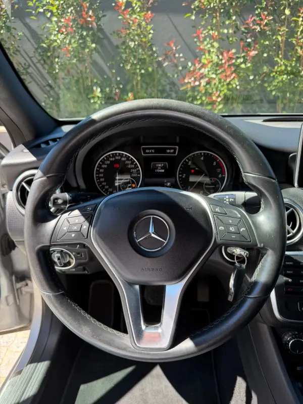 Mercedes-Benz A 180 d 7G-DCT Urban 6