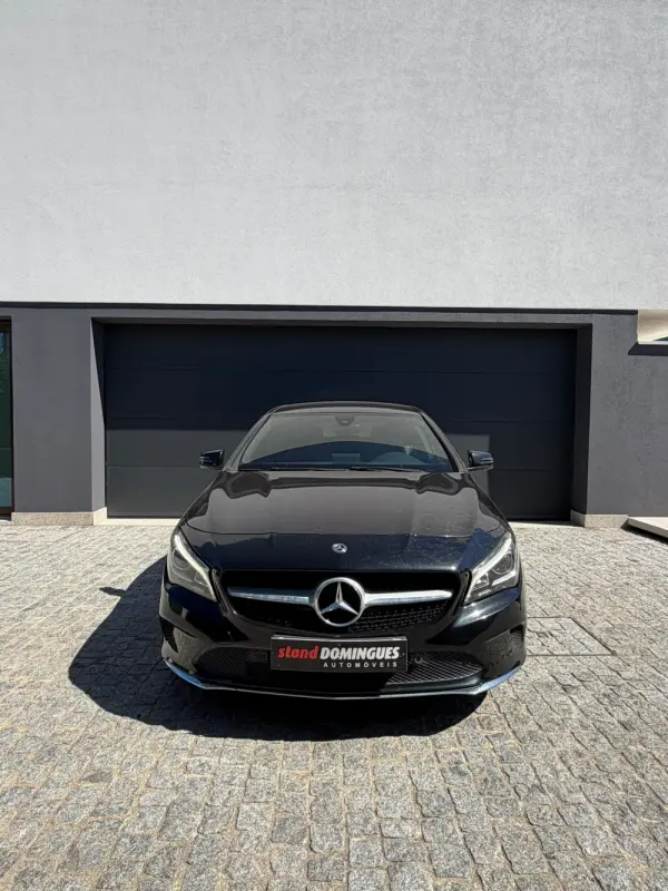 Mercedes-Benz CLA 180 d Shooting Brake Urban 3