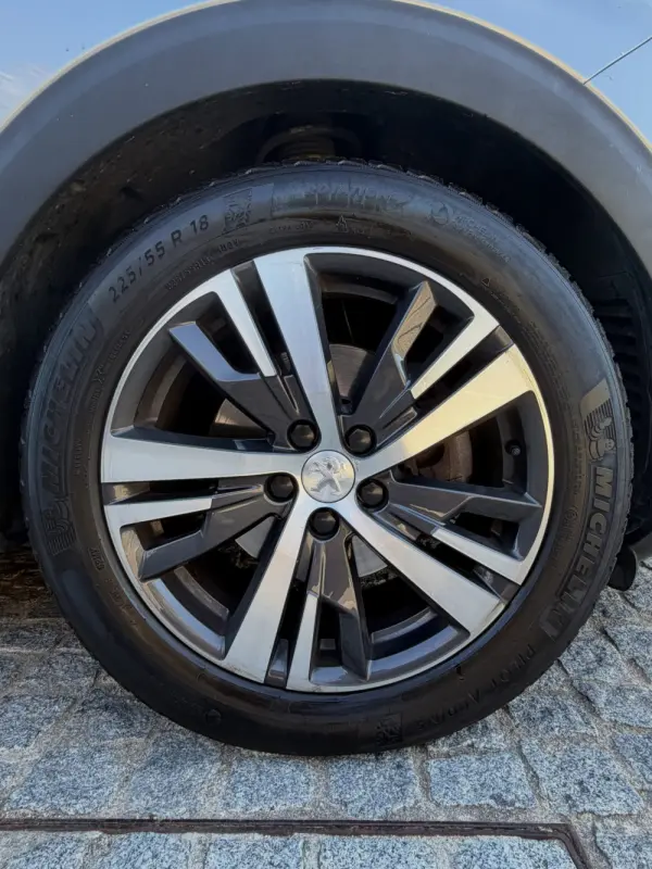 Peugeot 3008 1.5 BlueHDi Allure Pack EAT8 7