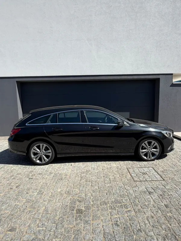 Mercedes-Benz CLA 180 d Shooting Brake Urban 2