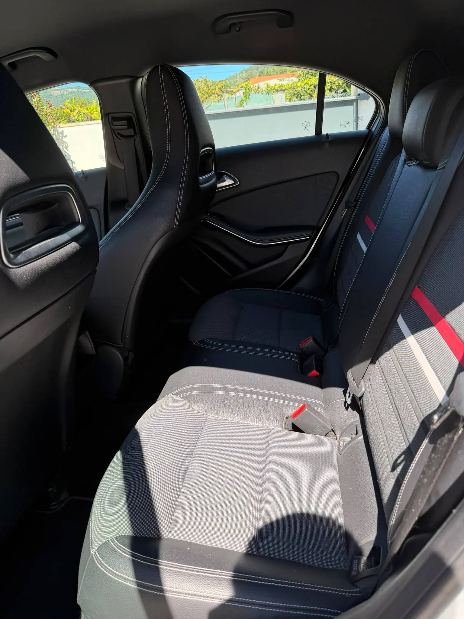 Mercedes-Benz A 180 d 7G-DCT Urban 8