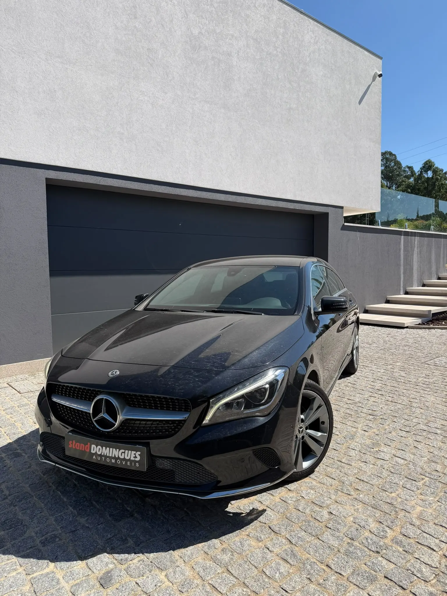 Mercedes-Benz CLA 180 d Shooting Brake Urban 1