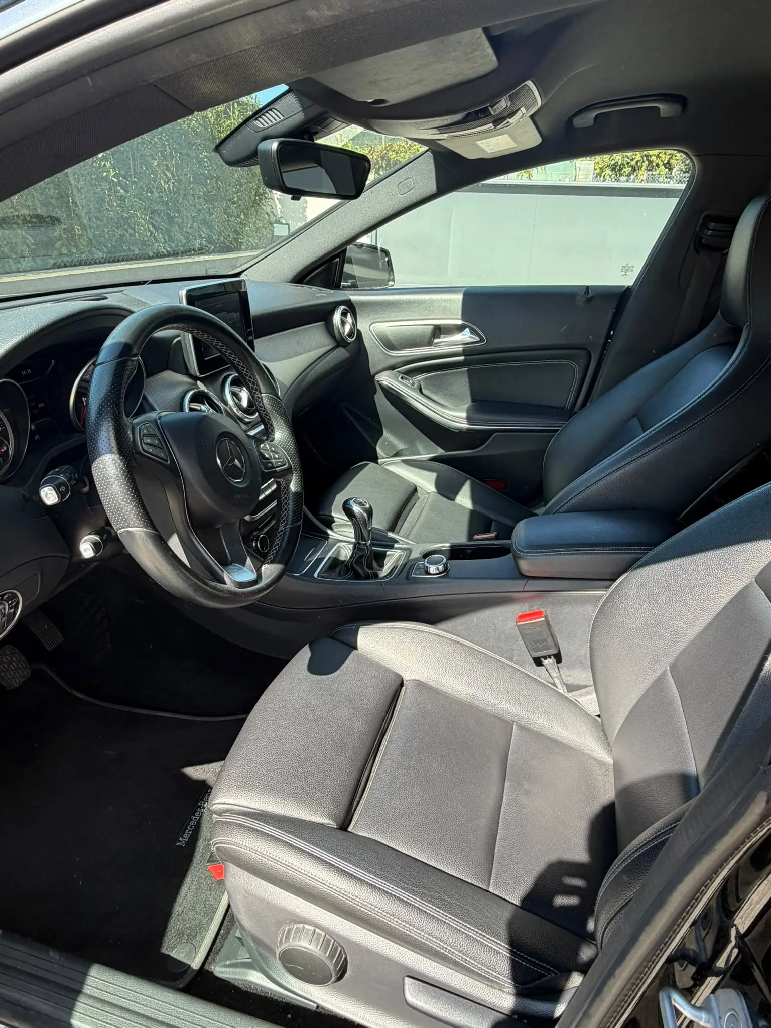 Mercedes-Benz CLA 180 d Shooting Brake Urban 9