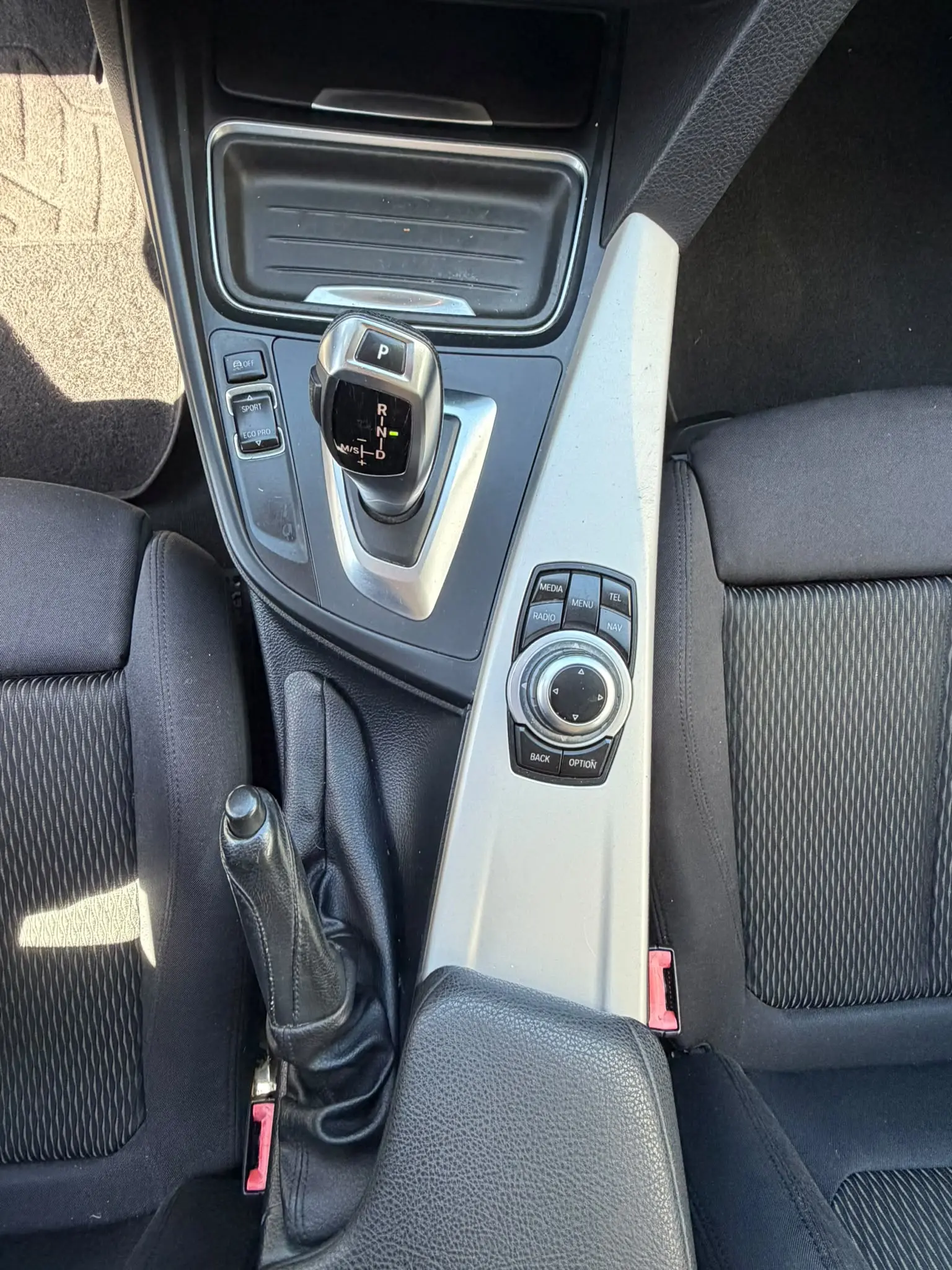 BMW 318 d Auto Line Luxury 8