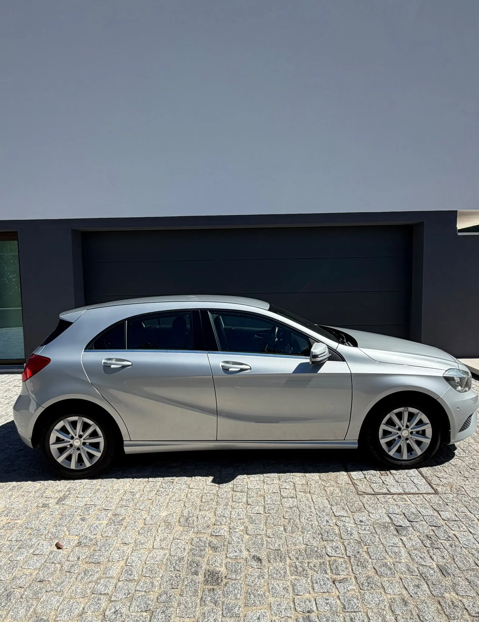 Mercedes-Benz A 180 d 7G-DCT Urban 2