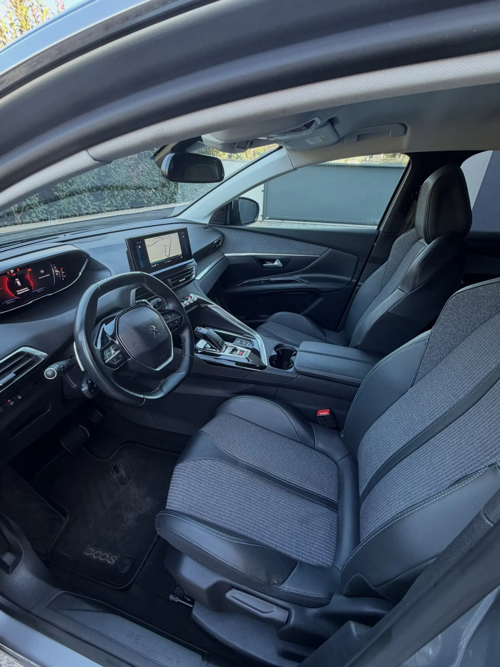 Peugeot 3008 1.5 BlueHDi Allure Pack EAT8 13