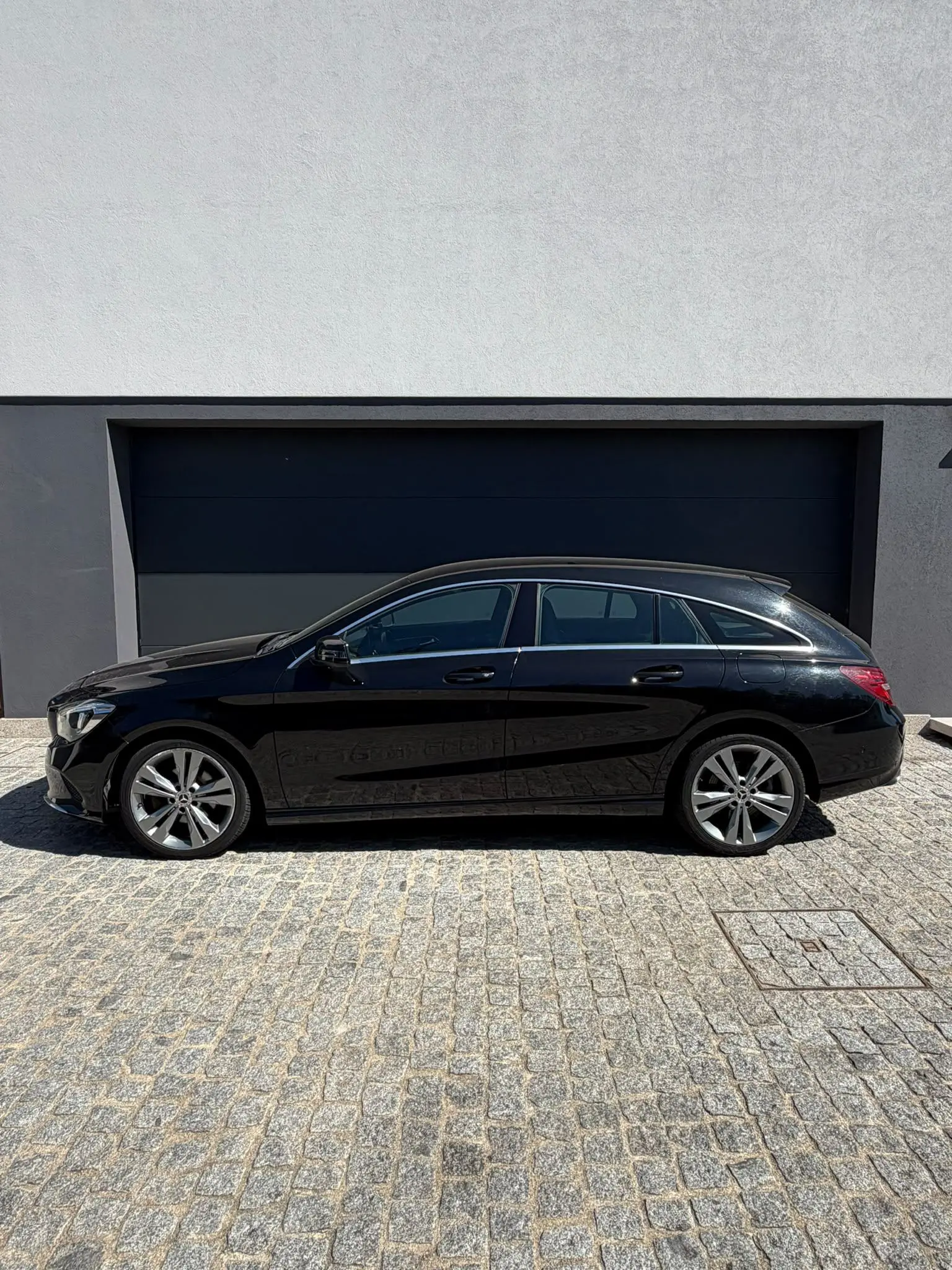 Mercedes-Benz CLA 180 d Shooting Brake Urban 4