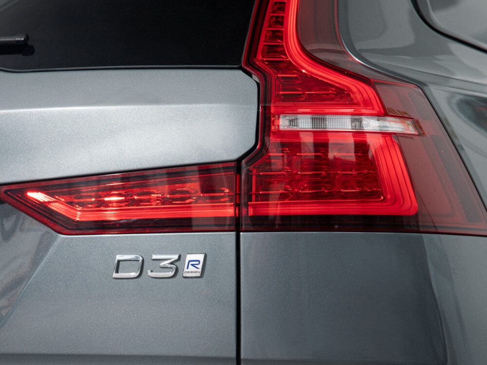 Volvo V60 D 3 R Design 4