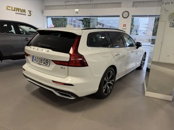 Volvo V60 2.0 B4 R-Design Geartronic 5