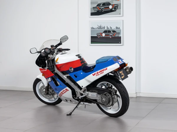 Honda VFR 400R 2
