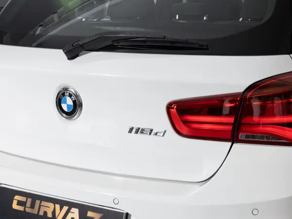 BMW 118 D Pack M 5