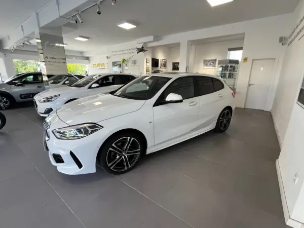 BMW 116 d Pack M Auto 2