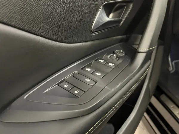 Peugeot 308 SW 1.6 Hybrid GT e-EAT8 21