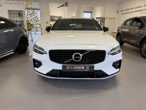 Volvo V60 2.0 B4 R-Design Geartronic 2