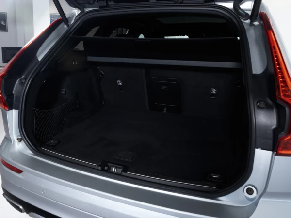 Volvo XC 60 2.0 D4 R - Design 9