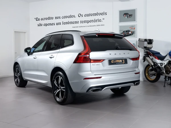 Volvo XC 60 2.0 D4 R - Design 2