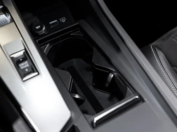 Peugeot 308 SW 1.6 Hybrid GT e-EAT8 31