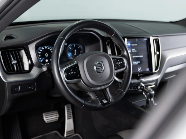 Volvo XC 60 2.0 D4 R - Design 26