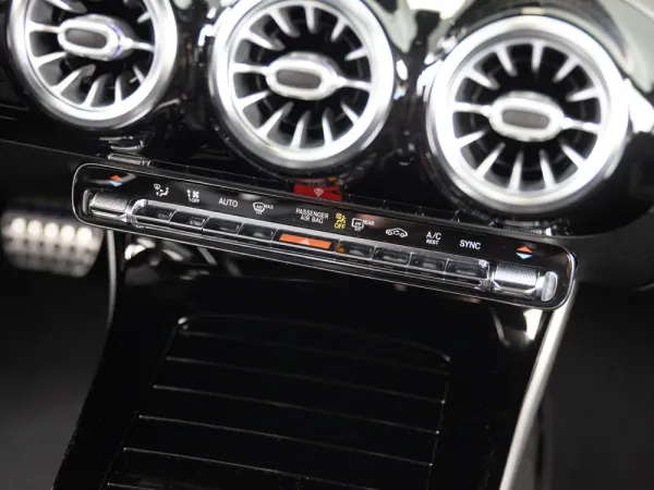 Mercedes-Benz A 200 AMG Line 22