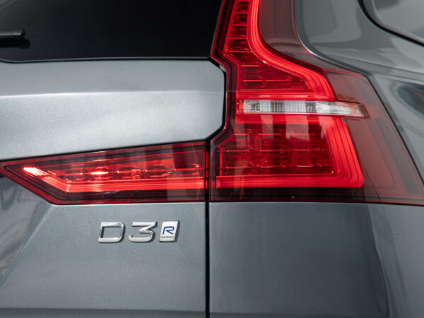 Volvo V60 D 3 R Design 4