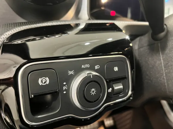 Mercedes-Benz A 200 AMG Line 18