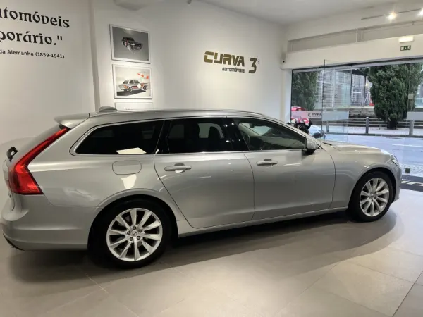 Volvo V90 2.0 D5 Momentum AWD Geartronic 14