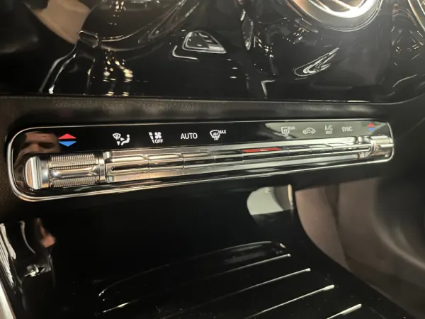 Mercedes-Benz A 200 AMG Line 17