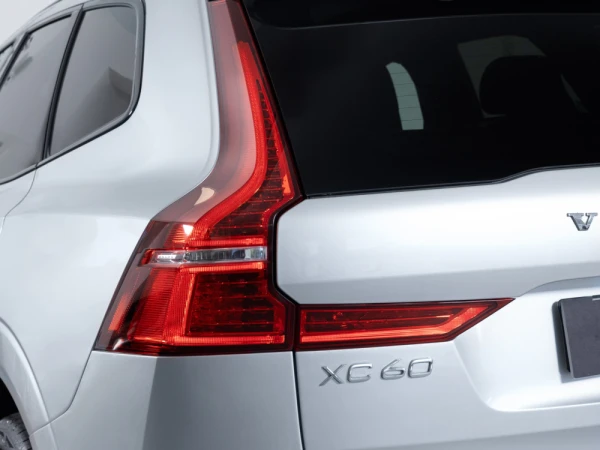 Volvo XC 60 2.0 D4 R - Design 8