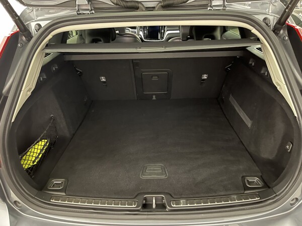 Volvo V60 D3 Momentum Plus 8