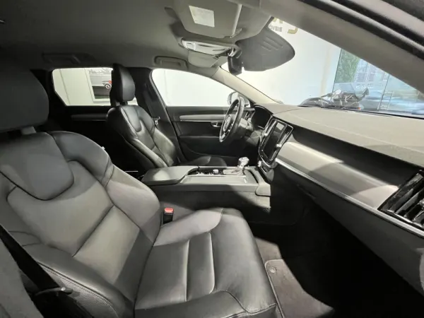 Volvo V90 2.0 D5 Momentum AWD Geartronic 20