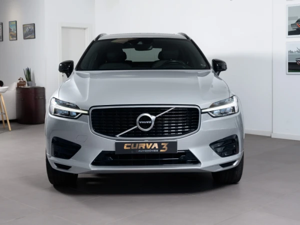 Volvo XC 60 2.0 D4 R - Design 3