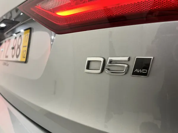 Volvo V90 2.0 D5 Momentum AWD Geartronic 8