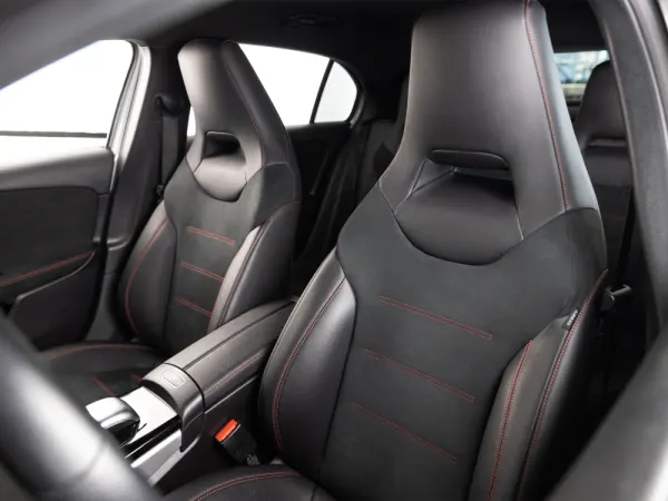 Mercedes-Benz A 200 AMG Line 30