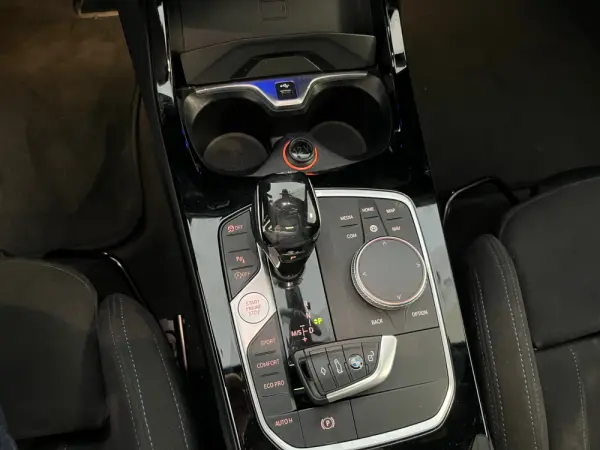 BMW 116 d Pack M Auto 10