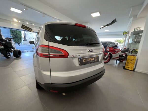 Ford S-Max 6
