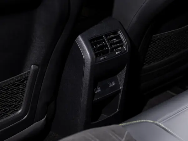 Peugeot 308 SW 1.6 Hybrid GT e-EAT8 13