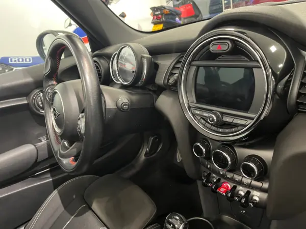 MINI Cabrio Cooper Premium Extra JCW Auto 11