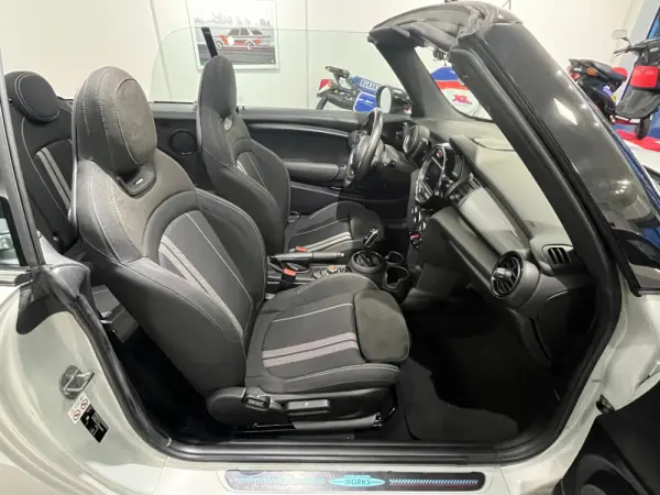 MINI Cabrio Cooper Premium Extra JCW Auto 8