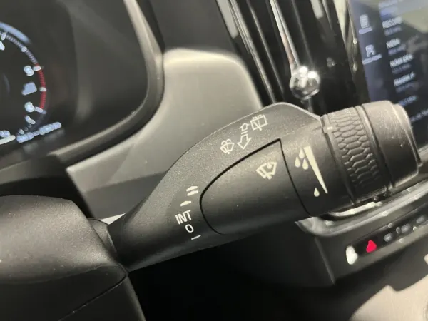 Volvo V90 2.0 D5 Momentum AWD Geartronic 30