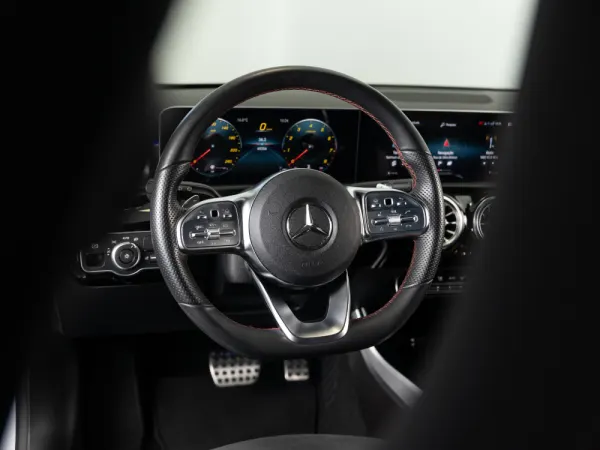 Mercedes-Benz A 200 AMG Line 14