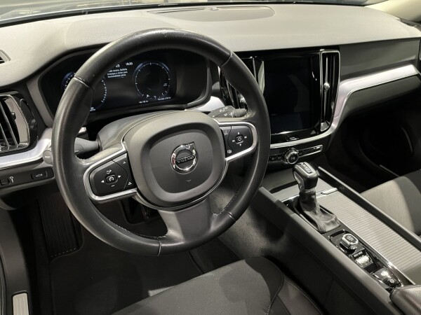 Volvo V60 D3 Momentum Plus 14