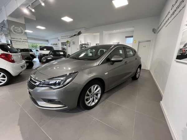 Opel Astra 1.6 CDTI Ecotec Innovation S/S 4