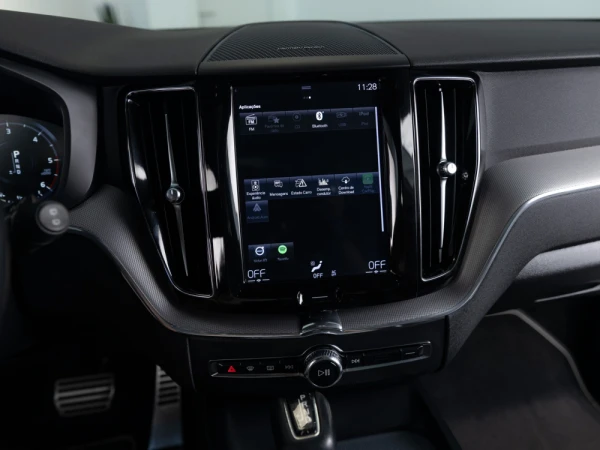 Volvo XC 60 2.0 D4 R - Design 18