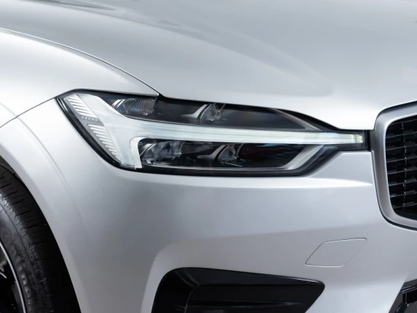 Volvo XC 60 2.0 D4 R - Design 6