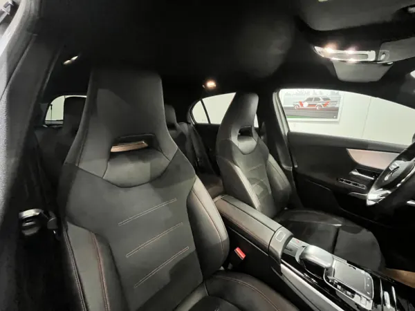 Mercedes-Benz A 200 AMG Line 16