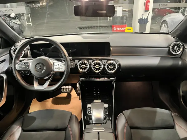 Mercedes-Benz A 200 AMG Line 11