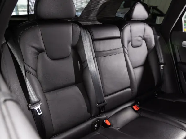 Volvo V90 2.0 D5 Momentum AWD Geartronic 18