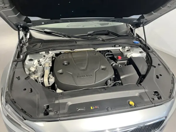 Volvo V90 2.0 D5 Momentum AWD Geartronic 34